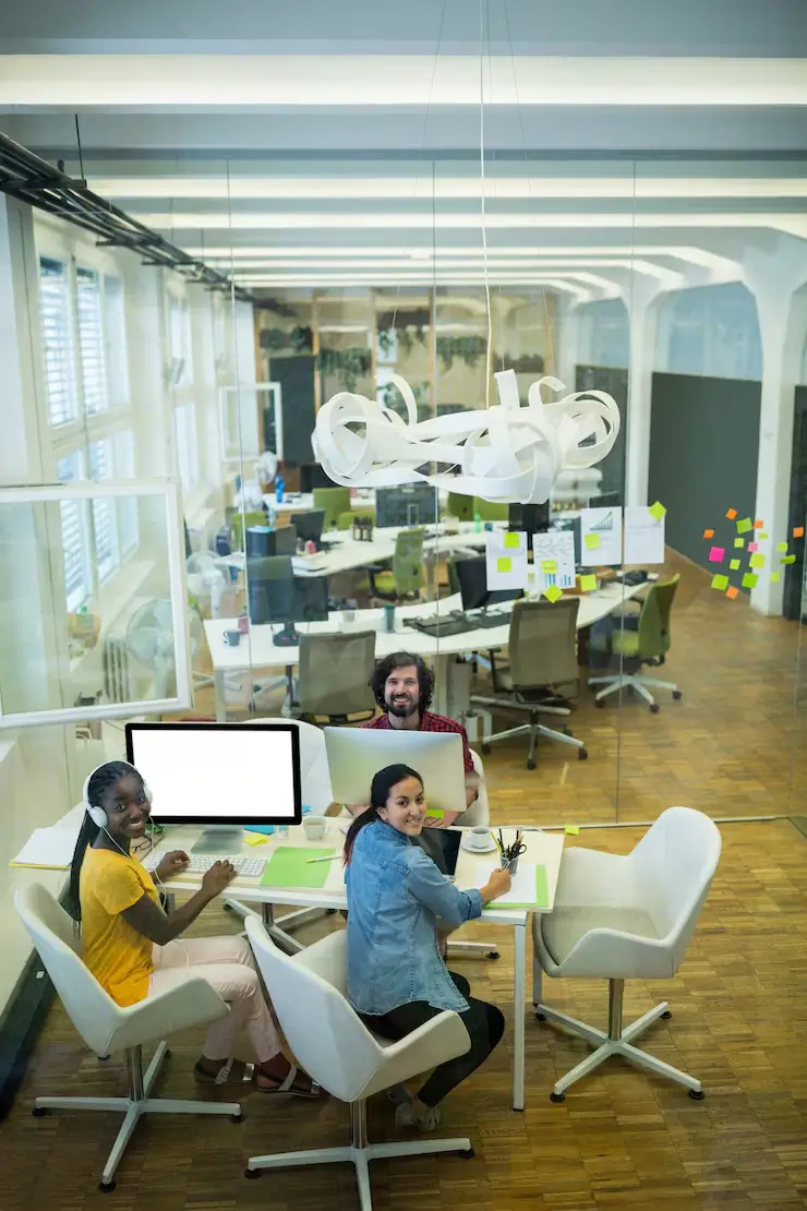 group-graphic-designers-working-together_1170-1094